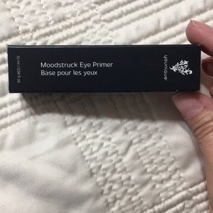 Younique Eye Primer NIB